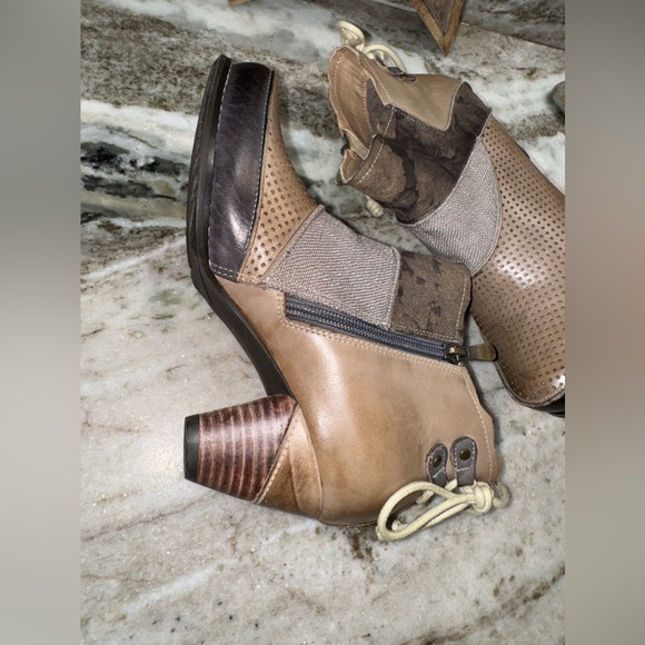 Elite by Corkys Rags Bootie 7 - Picture 11 of 14